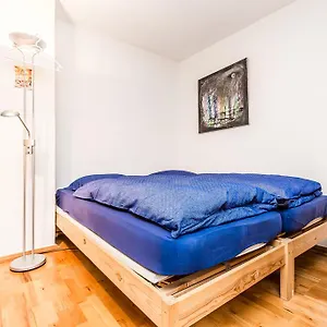 Nippes Apartment