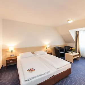 Novum Mariella Airport Hotel