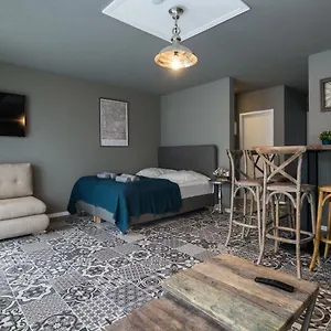  Apartamento The Liv. - Station